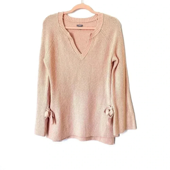 AERIE PINK V NECK BELL SLEEVE SIDE SLIT SWEATER- SIZE XL - Picture 1 of 7